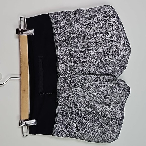 Lululemon white and black size 2 Speed Shorts - Picture 3 of 7